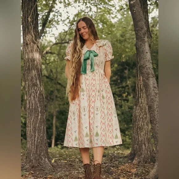 Ivy City Co Yuletide dress - Picture 2 of 10